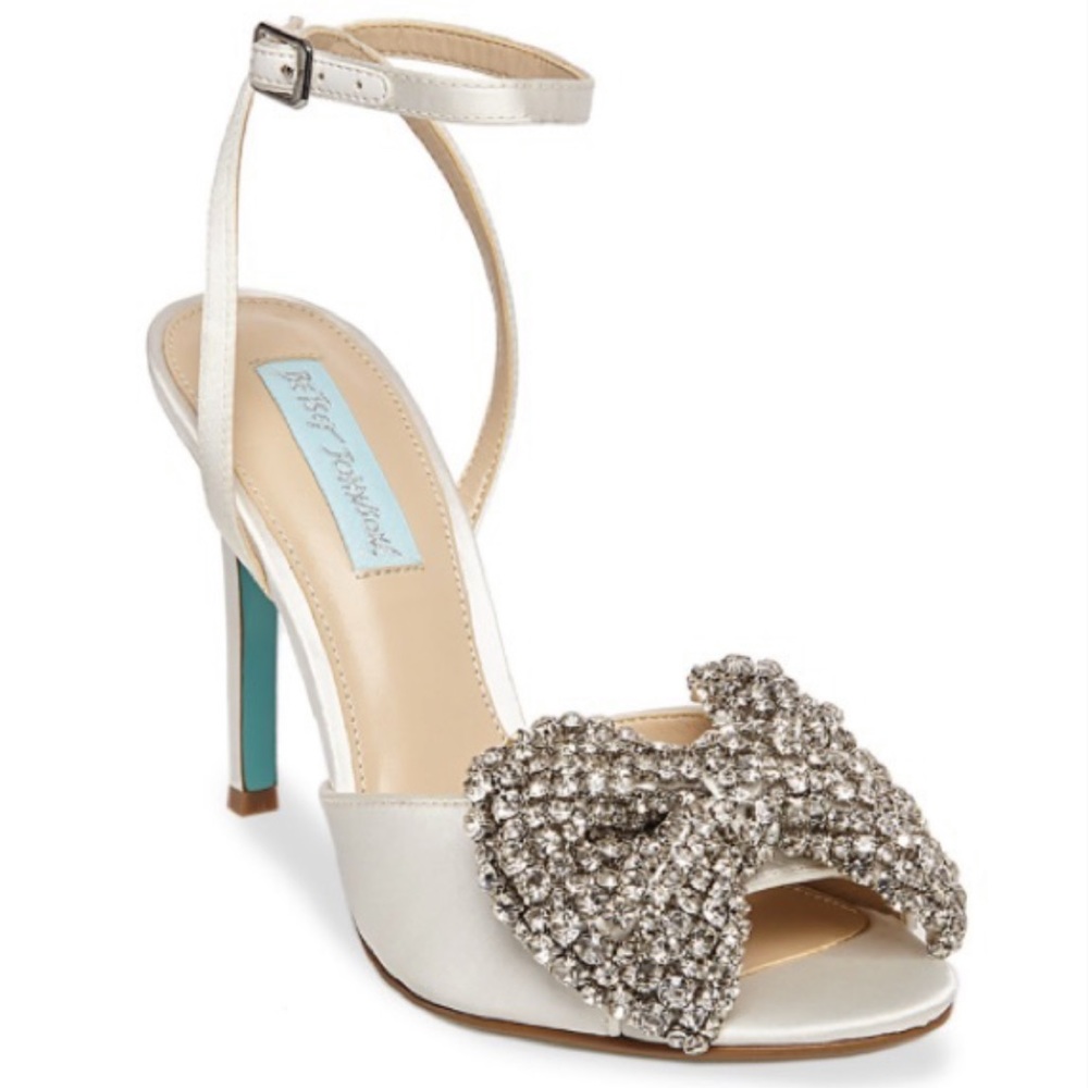 Betsey Johnson SB Heidi heels white size 8